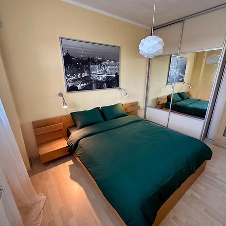 Apartment Ceskomoravska - O2 Arena Prag Exteriör bild