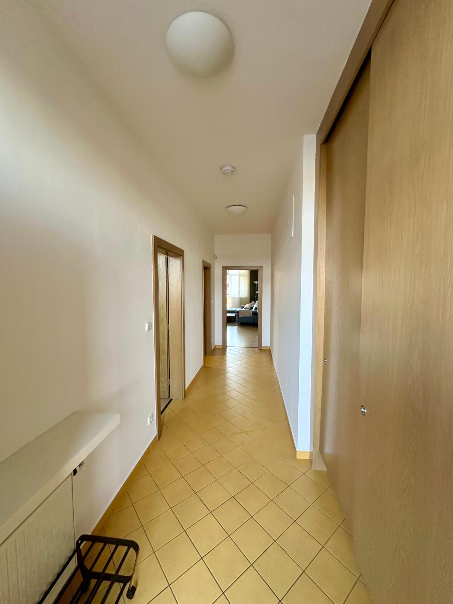 Apartment Ceskomoravska - O2 Arena Prag Exteriör bild